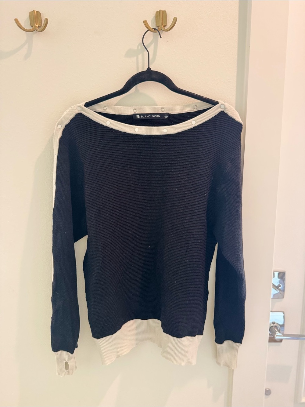 blanc noir Navy Off-the-Shoulder Button-Trim Sweater with White Contrast